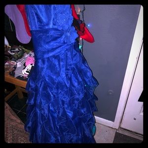 🤑SOLD🤑SOLD🤑Gorgeous young lady formal